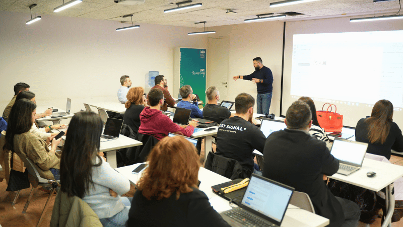 Abdel Kader Jrab teaching One Ad Away live training